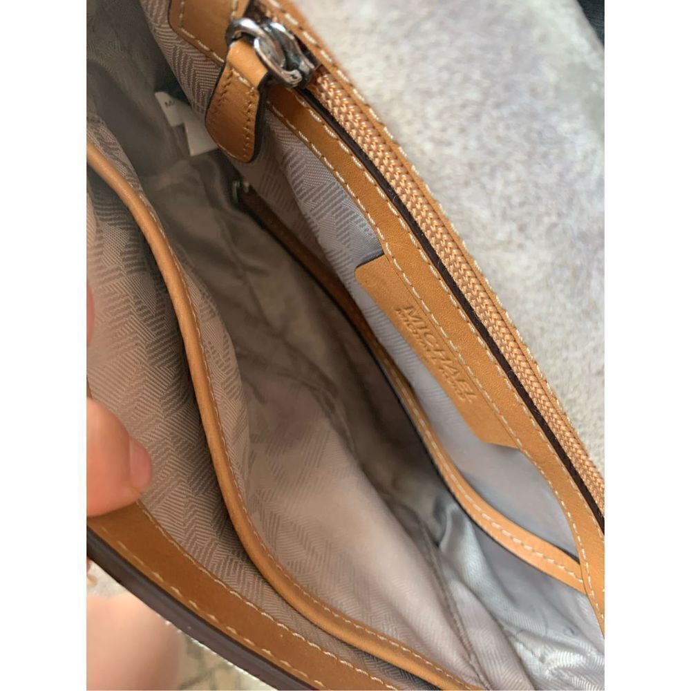 Michael Kors suede messenger bag gray leather classy - Picture 4 of 8